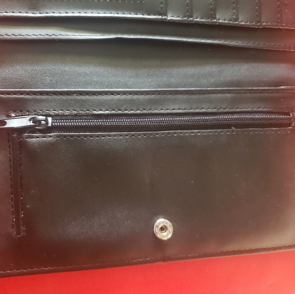 Kenneth Cole Reaction silver wallet - Picture 6 of 8